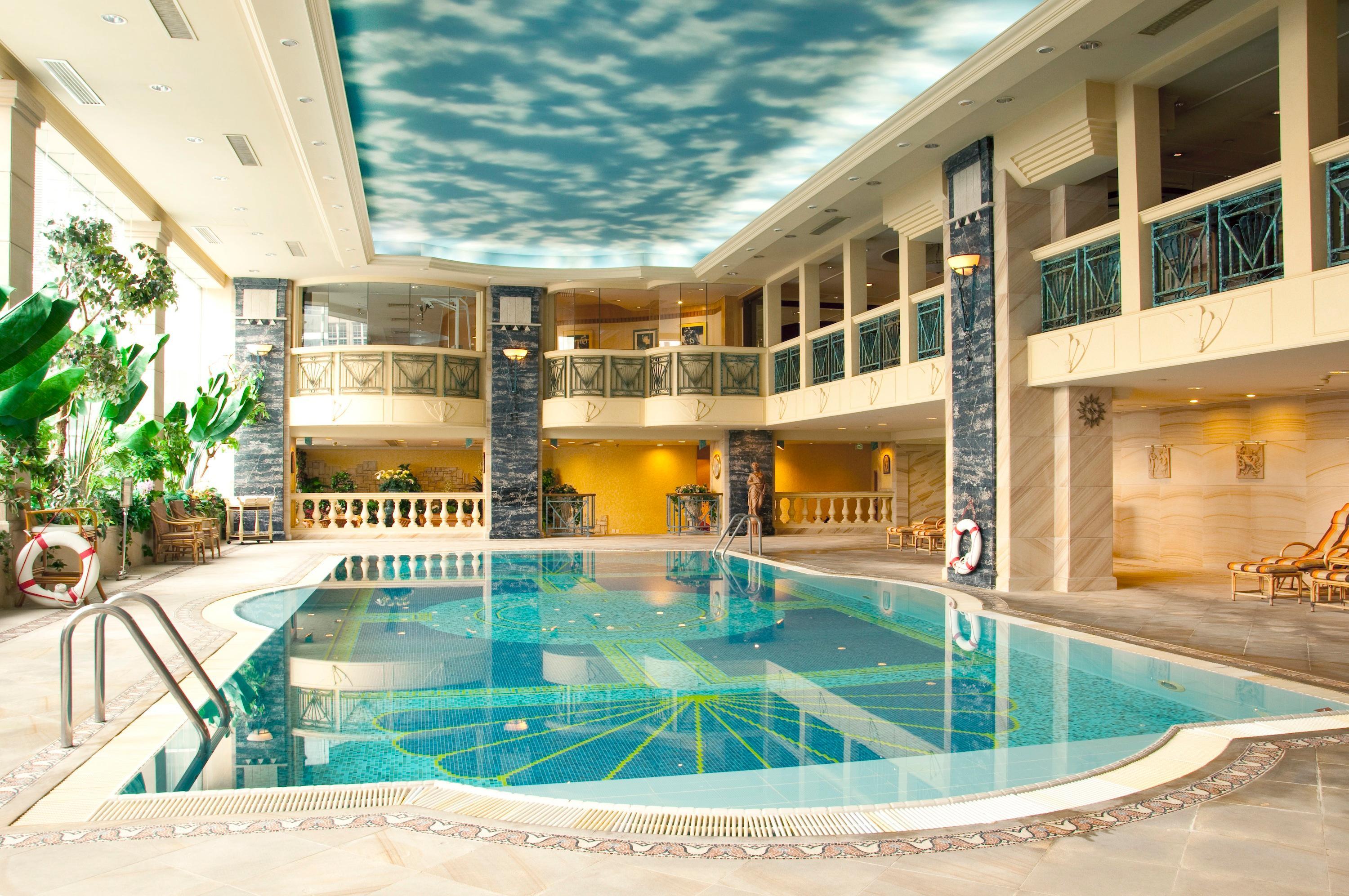 New Orient Landmark Hotel Macao Exteriér fotografie The swimming pool at the hotel