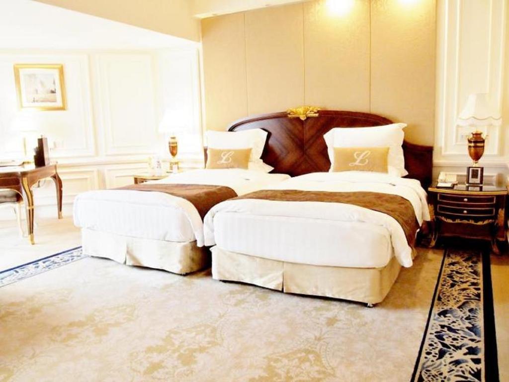 New Orient Landmark Hotel Macao Exteriér fotografie A room at the hotel