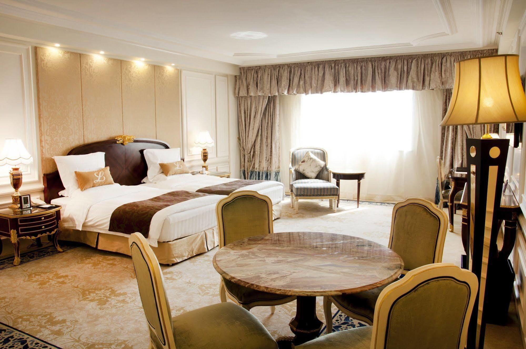 New Orient Landmark Hotel Macao Exteriér fotografie A suite at the hotel
