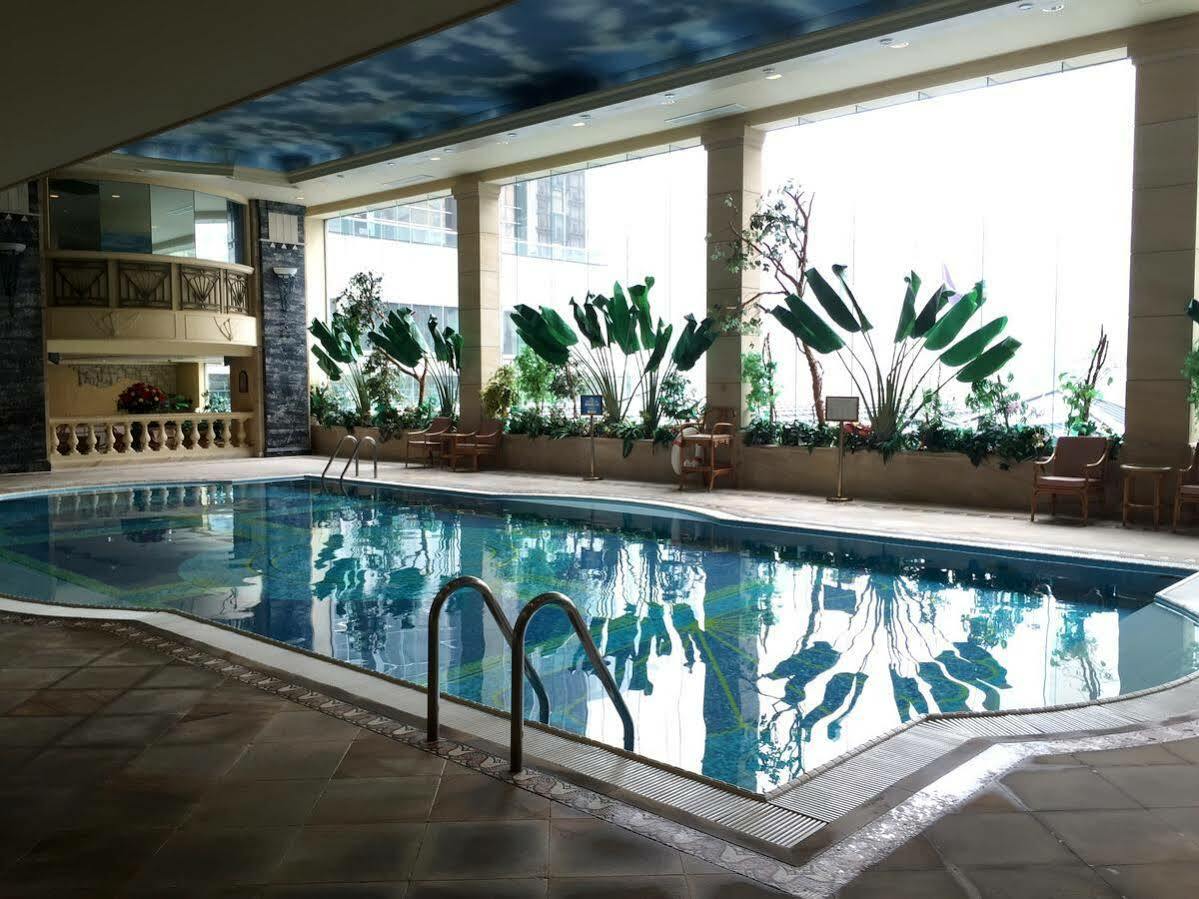 New Orient Landmark Hotel Macao Exteriér fotografie The pool at the hotel