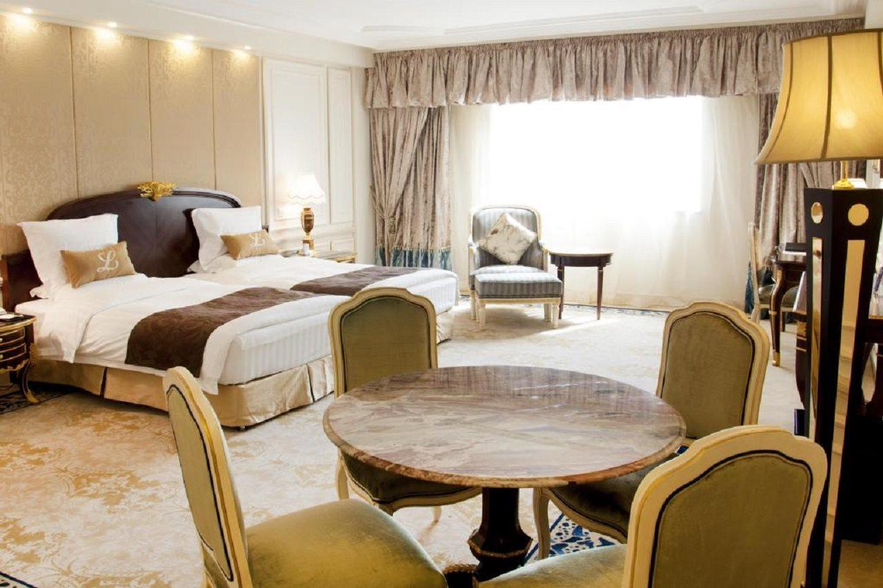 New Orient Landmark Hotel Macao Exteriér fotografie A room at the hotel